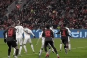 杀疯了！32岁凯恩世界波+点射，拜仁3-0完胜，6分领跑德甲